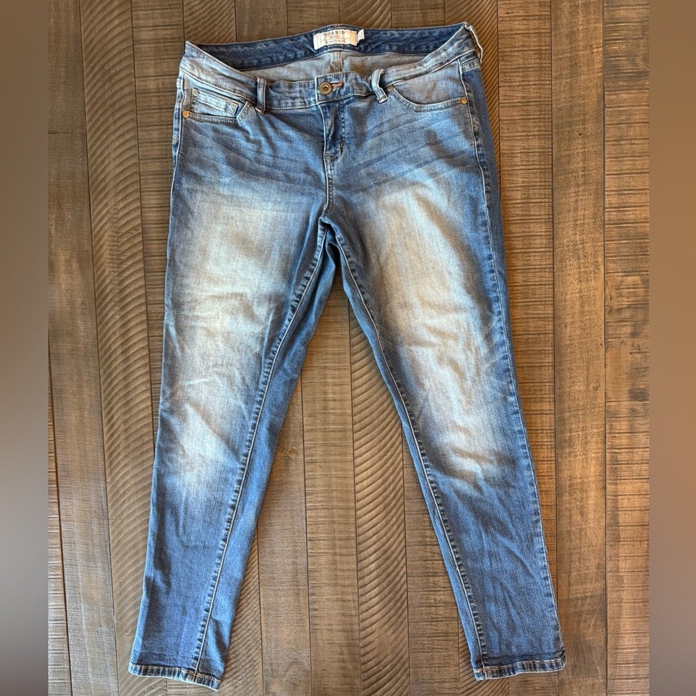 Torrid Skinny Denim Jeans with Vintage-Inspired Fading Size 12R